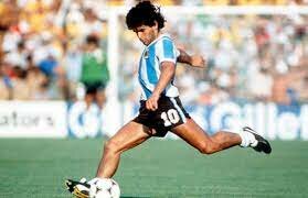 Maradona debuto en el mundial del ´82