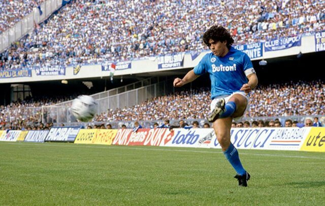 Maradona fue transferido al Napoli (Italia)
