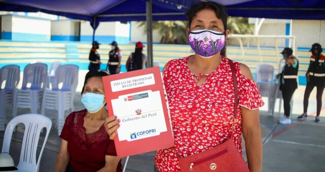 Entrega de títulos de propiedad