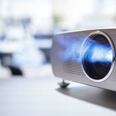 Timeline: Historia del Video Beam
