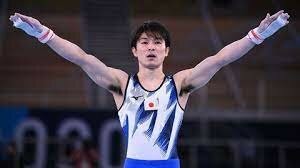Kōhei Uchimura comença a fer gimnàstica