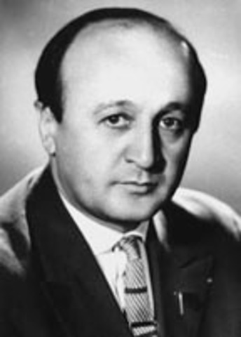 Фикрет Амиров