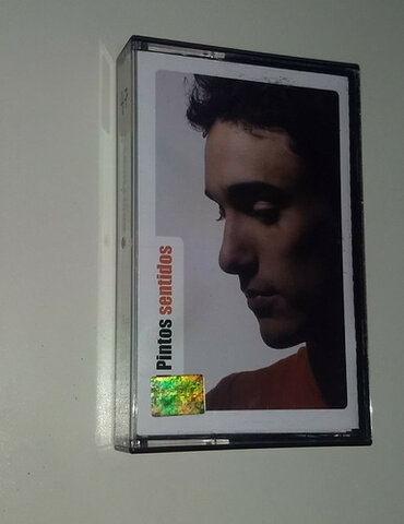 Saca su primer cassette Herencia