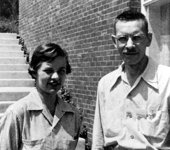 ALFRED HERSHEY Y MARTHA CHASE