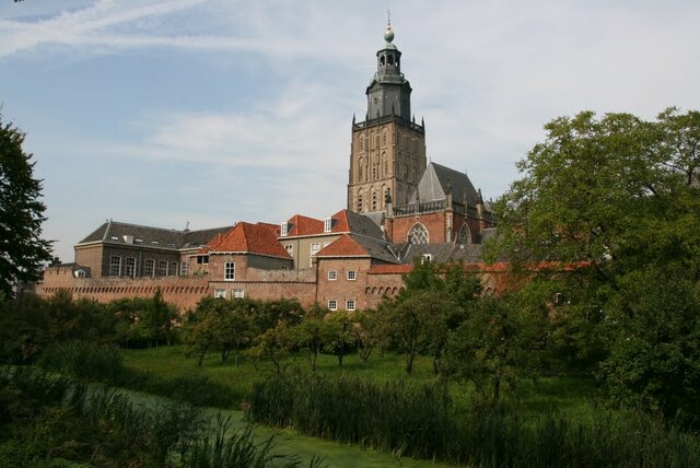 Herbouw zuidelijke stadsmuur