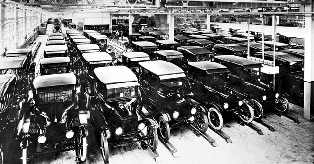 PRODUCCIÓN EN MASA DE AUTOMÓVILES