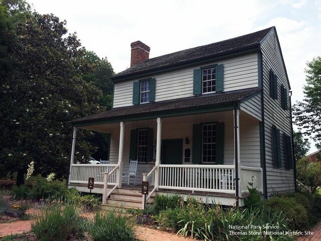 A Quaker Plan House goes up in NC