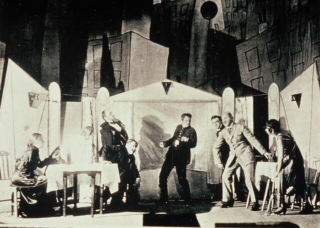 Epic Theatre in the Wake of Expressionism