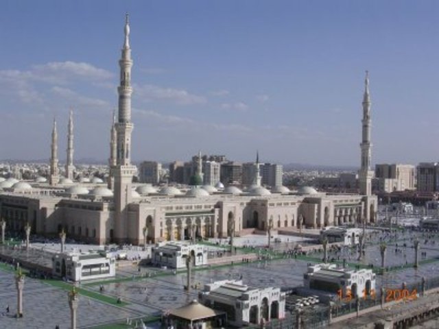 Muhammad immigrates to Medina
