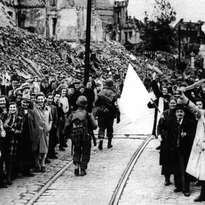 Timeline: Hechos historicos importantes entre 1945-1975