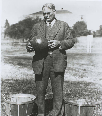 Muerte del padre del Baloncesto