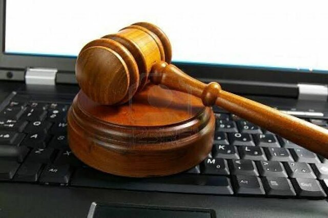 Nacimiento de la informática jurídica.