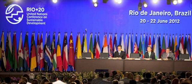 "CUMBRE DE LA TIERRA RIO-20"