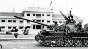 Inicia la guerra de Vietnam