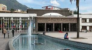 Reapertura de la Universidad Central del Ecuador