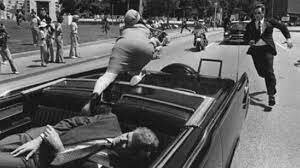 Asesinan al presidente de los EEUU John F. Kennedy