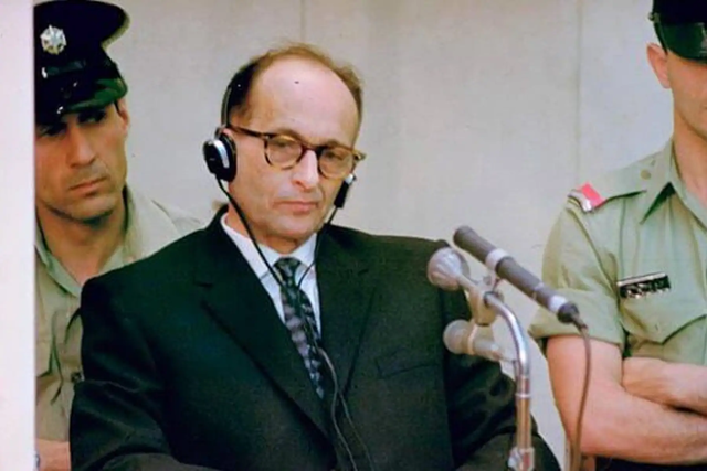 Adolf Eichmann es enjuiciado y ejecutado en Israel por la parte que le cupo en el Holocausto.