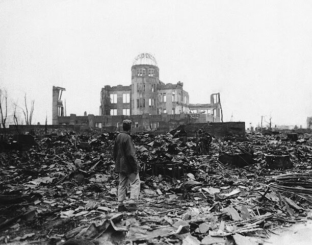 BOMBA DE HIROSHIMA Y NAGASAKI