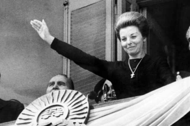 MARIA ESTELA MARTINEZ DE PERON-ASUME LA PRESIDENCIA