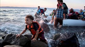 Timeline: 2015, Περιπέτεια στο Αιγαίο