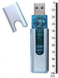 LA MEMORIA USB (UNIVERSAL SERIAL BUS)