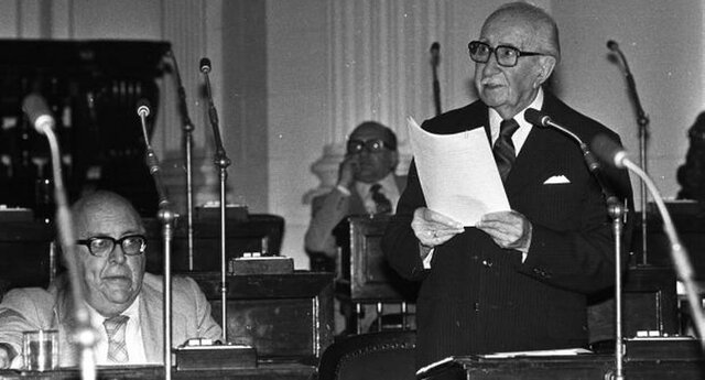 Firma del Decreto N° 781