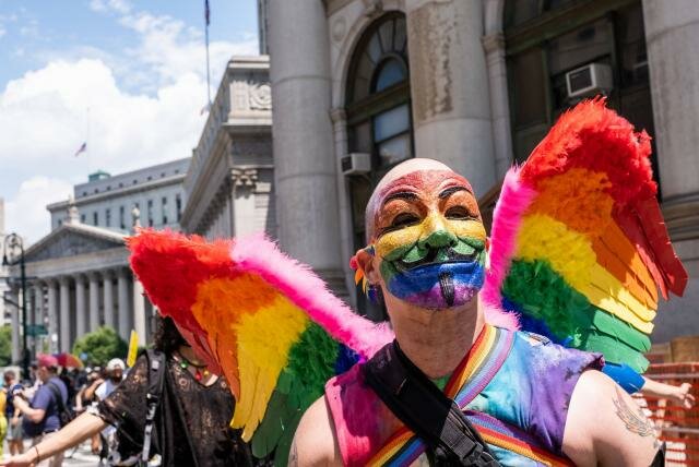 2011- a favor de las personas LGBTI