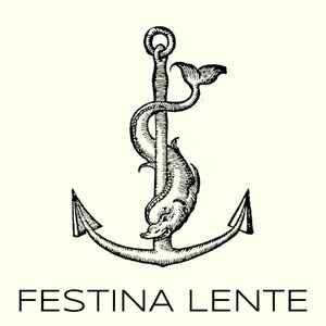 Primer logo editorial