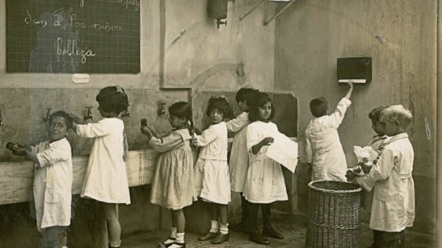 LA INFANCIA, LA ESCUELA Y LOS CAMBIOS SOCIALES DE LA EDAD MEDIA