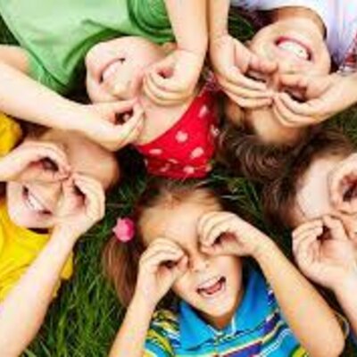 Timeline: Tras los pasos de la infancia y adolescencia