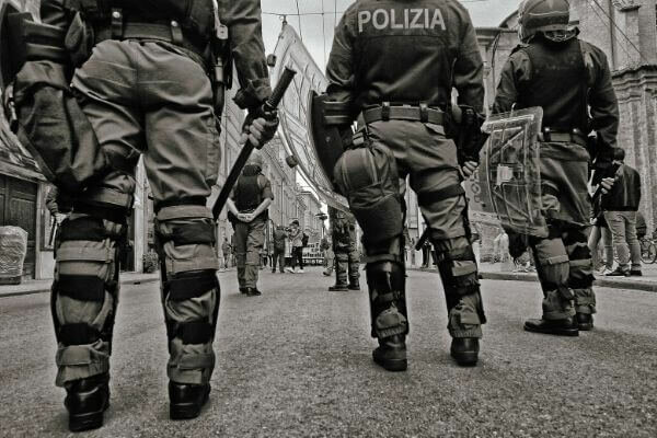 Se hicieron los primeros intentos para unificar a los cuerpos policiales