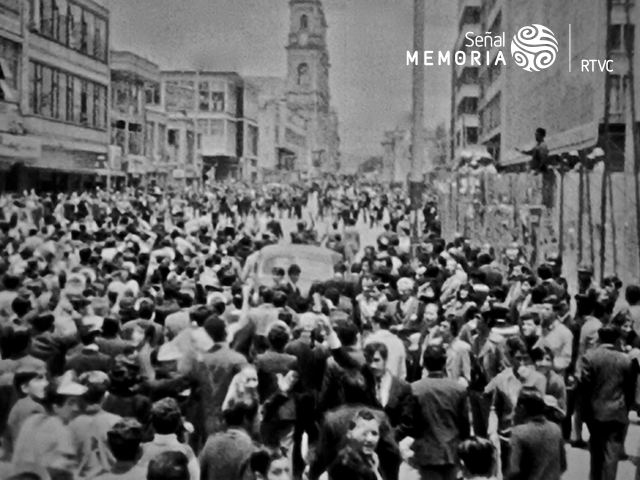 Año de las protestas en Colombia~[Manifestación en la Carrera Séptima]. (ca. 1970-1972). [Material huérfano]. Colombia: Archivo Señal Memoria.