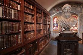 ESTUDIOS GENERALES O UNIVERSIDAD