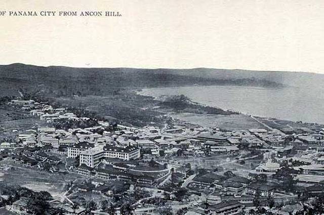 US signs treaty agreeing to return Canal Zone