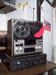 EL MAGNETOFONO DE BOBINA ABIERTA