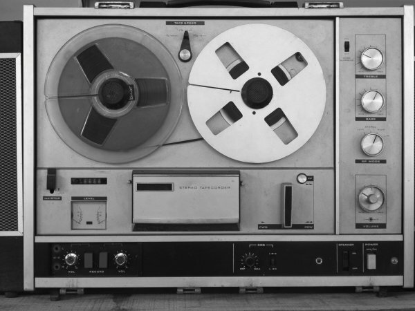 magnetófono de bobina abierta
