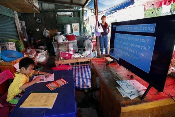 TERCERA GENERACIÓN: Educación Telemática