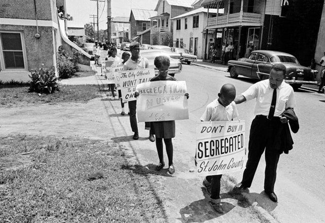 Contra la segregación en las escuelas en St. Augustine
