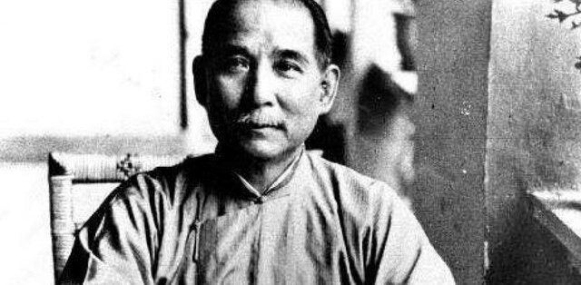 Se disolvió el Imperio chino, y tras la abolición de la monarquía se instauró una república.