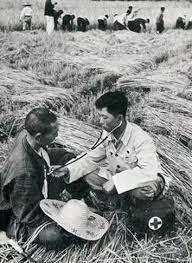 MEDICOS DE PIES DESCALZOS