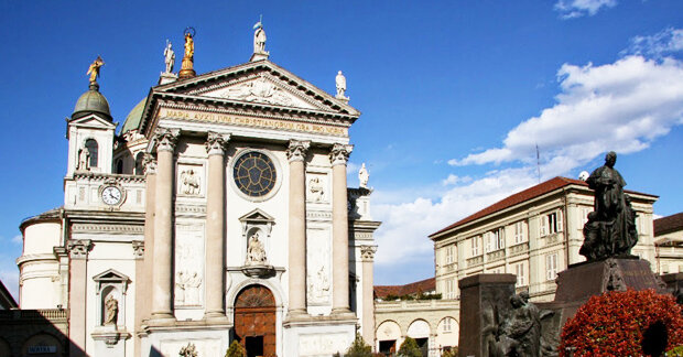 Devocion y consagaracion Basílica María Auxiliadora