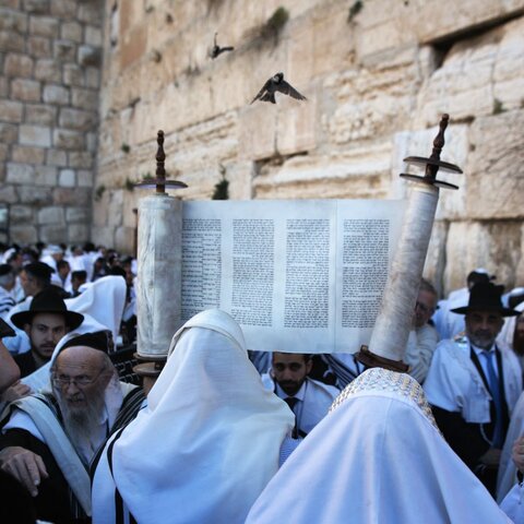 Abraham arrives in the Promised Land