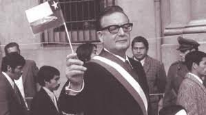 Allende asume la presidente