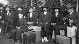 Timeline: Inmigración en Argentina. Aguirre Lucio y Romero Luciano