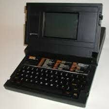 NACE EL PRIMER ORDENADOR PORTÁTIL