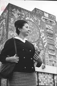 La Universidad de México obtiene su autonomía y se convierte en la Universidad Nacional Autónoma de México.