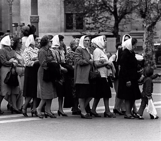 Nacen las rondas de las Madres de Plaza de Mayo