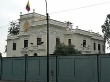 ATACAN LA EMBAJADA COLOMBIANA EN LIMA