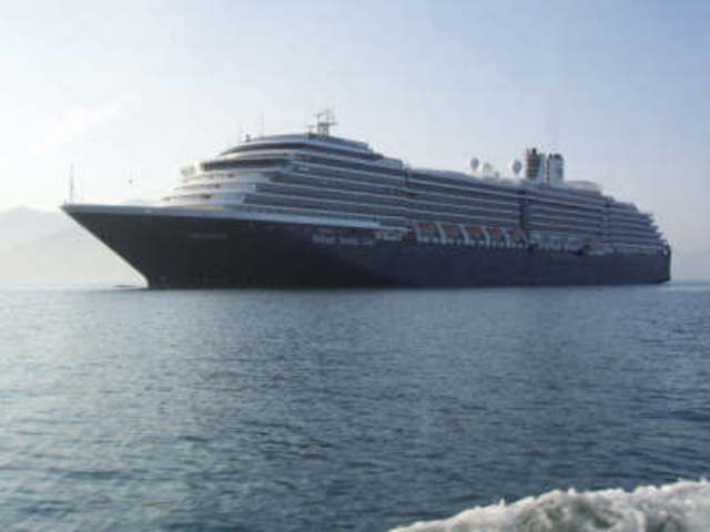 ship arrives in New York