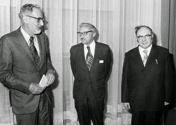 Teorías, Métodos y el Circo de Blakett